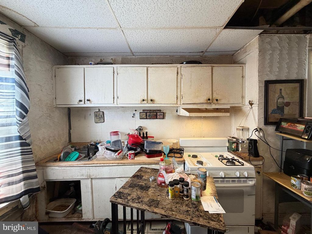 Image 13 of property listing at 421 E 28TH ST, Baltimore, MD 21218