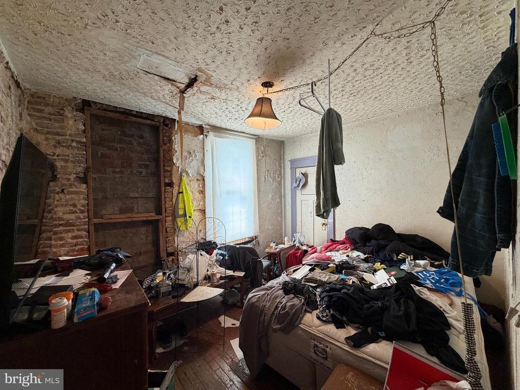 Image 18 of property listing at 421 E 28TH ST, Baltimore, MD 21218