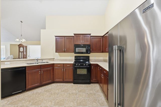 5315 Fawn Creek Drive SW, Wyoming, MI 49418