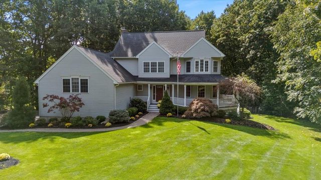 10 Kings Grant Drive, Atkinson, NH 03811