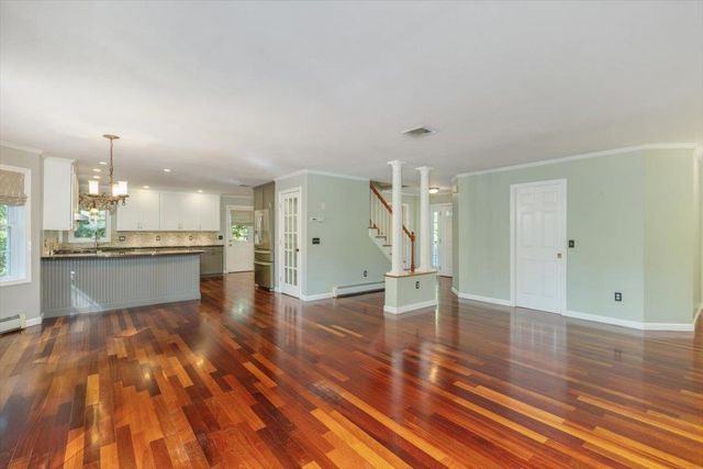 10 Kings Grant Drive, Atkinson, NH 03811