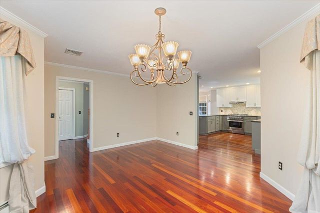 10 Kings Grant Drive, Atkinson, NH 03811