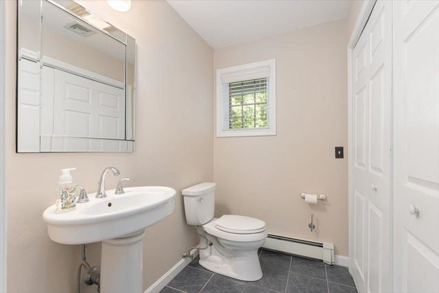 10 Kings Grant Drive, Atkinson, NH 03811