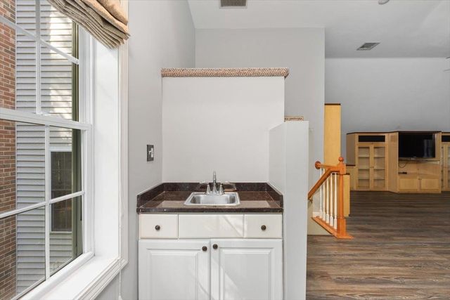 10 Kings Grant Drive, Atkinson, NH 03811