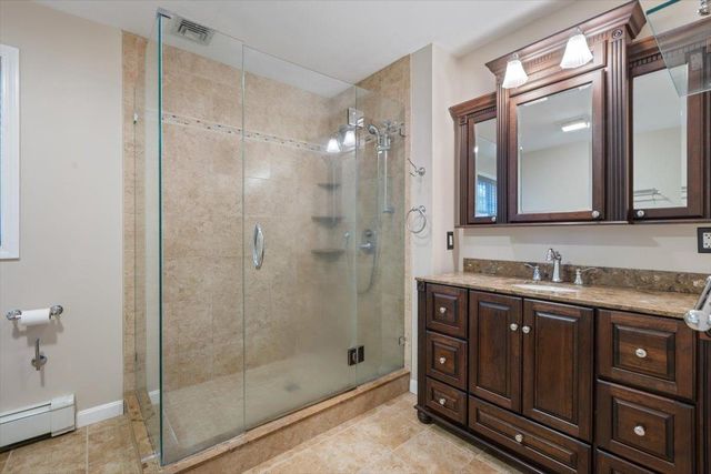 10 Kings Grant Drive, Atkinson, NH 03811