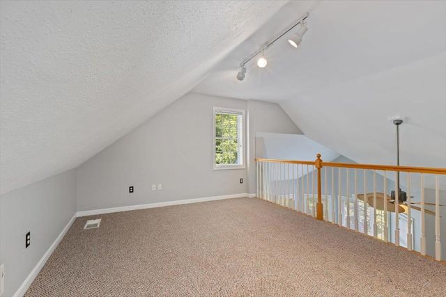 10 Kings Grant Drive, Atkinson, NH 03811
