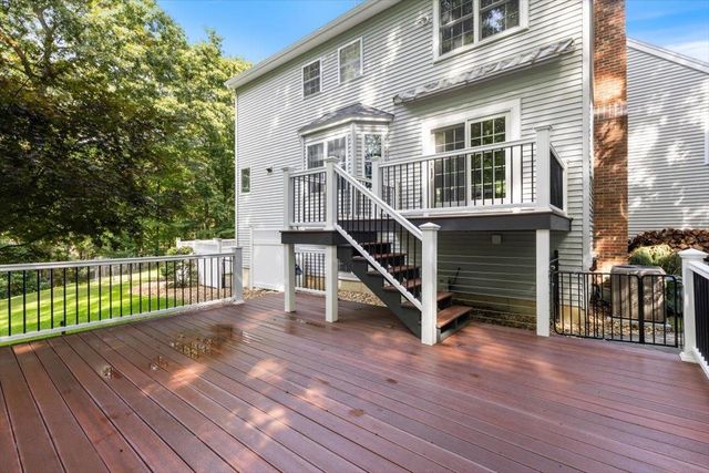 10 Kings Grant Drive, Atkinson, NH 03811