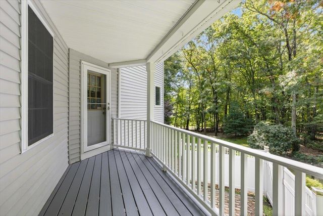 10 Kings Grant Drive, Atkinson, NH 03811