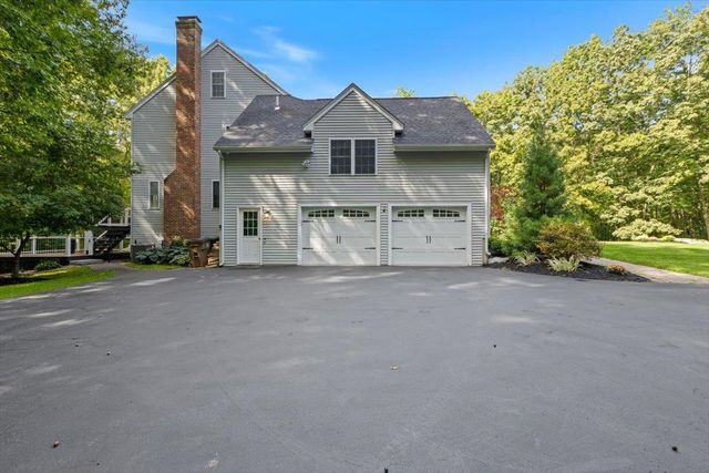 10 Kings Grant Drive, Atkinson, NH 03811