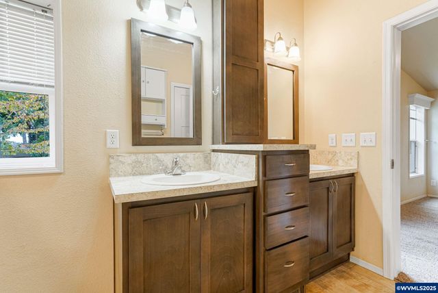 2125 Nocturne Ct SE, Salem, OR 97306