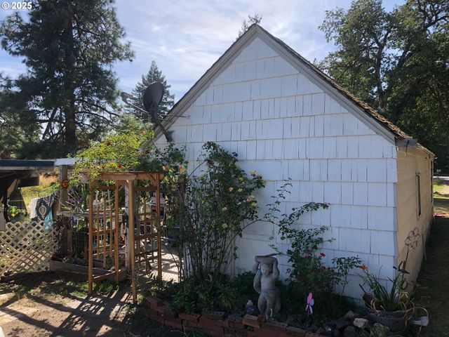 88793 TERRITORIAL Rd, Elmira, OR 97437