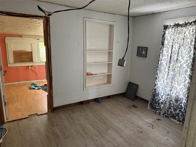 805 W Avenue C, Lampasas, TX 76550