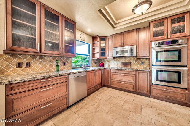 1139 E Coral Gables Drive, Phoenix, AZ 85022