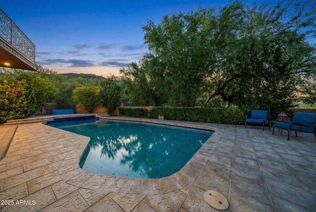 1139 E Coral Gables Drive, Phoenix, AZ 85022