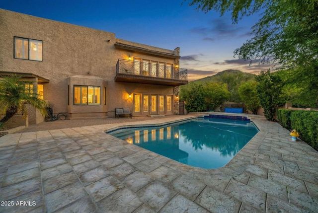 1139 E Coral Gables Drive, Phoenix, AZ 85022