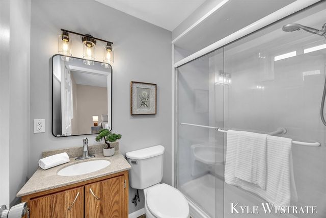 1122 W Green Street, Hastings, MI 49058