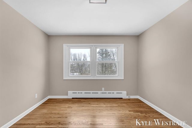 1122 W Green Street, Hastings, MI 49058