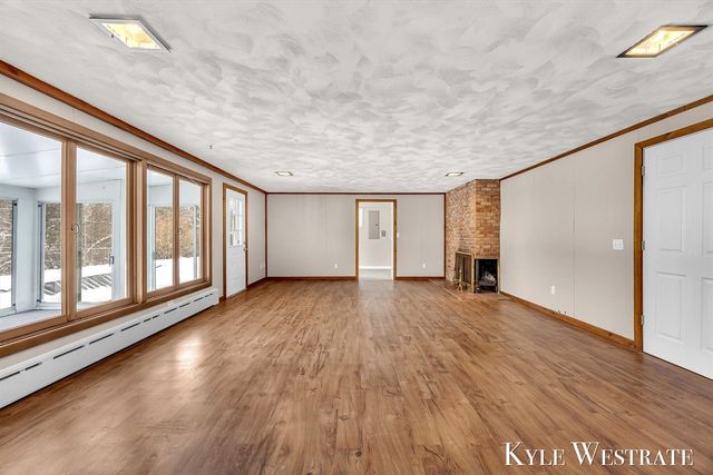 1122 W Green Street, Hastings, MI 49058