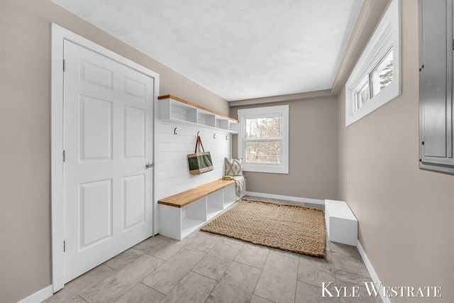 1122 W Green Street, Hastings, MI 49058