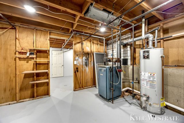 1122 W Green Street, Hastings, MI 49058