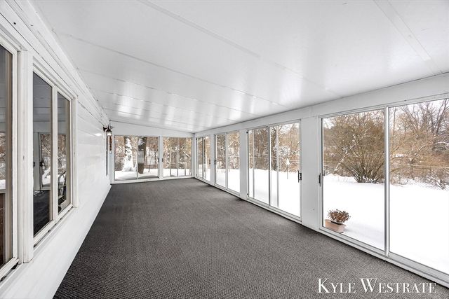 1122 W Green Street, Hastings, MI 49058