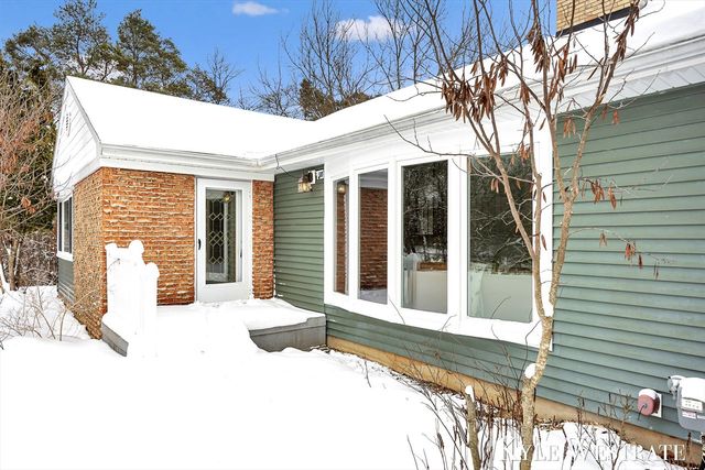 1122 W Green Street, Hastings, MI 49058