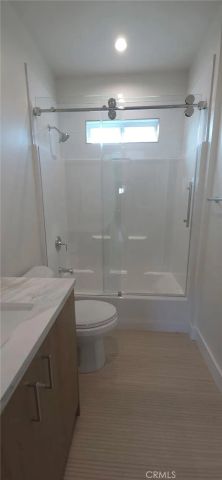 8805 Delco Ave, Winnetka, CA 91306