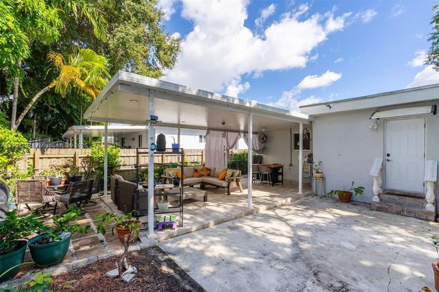 210 NW 59th Ave, Miami, FL 33126