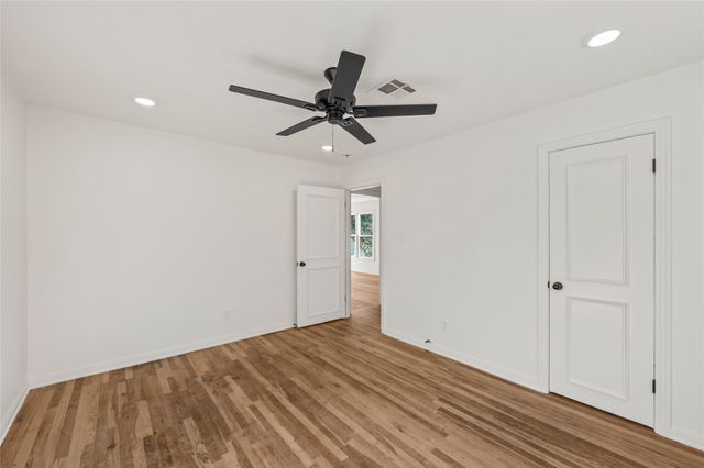 1104 W 10th Street, Mcgregor, TX 76657