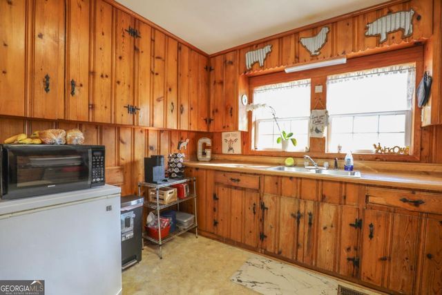 126 Brookwood Drive, Irwinton, GA 31042