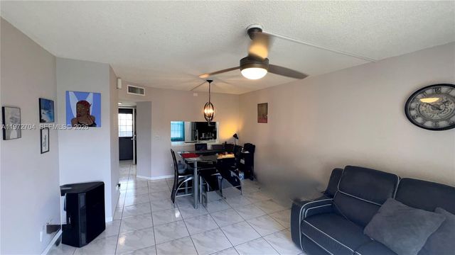 2391 NW 89th Dr 404, Coral Springs, FL 33065