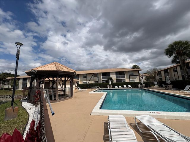 2391 NW 89th Dr 404, Coral Springs, FL 33065