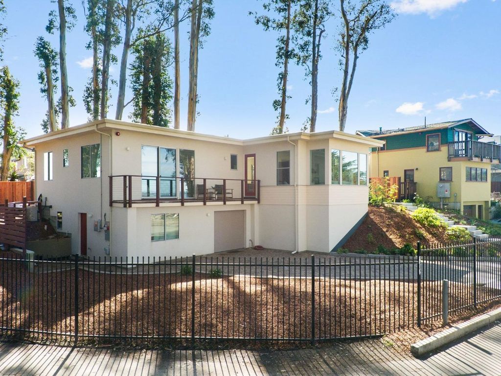 30 Ryans Way, Santa Cruz, CA 95062