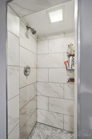 6009 Lockard Avenue, Cincinnati, OH 45230