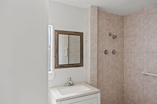 60 BRADEN CASTLE DRIVE, Bradenton, FL 34208