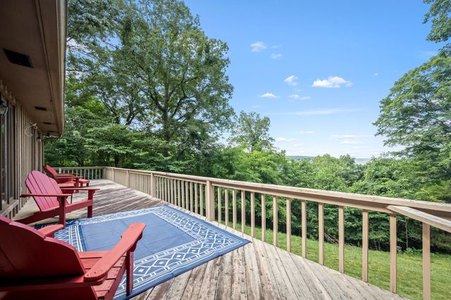 569 Haynes Rd, Sewanee, TN 37375