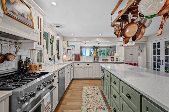 569 Haynes Rd, Sewanee, TN 37375