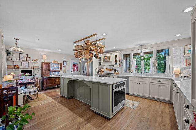 569 Haynes Rd, Sewanee, TN 37375