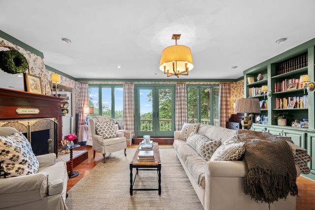 569 Haynes Rd, Sewanee, TN 37375