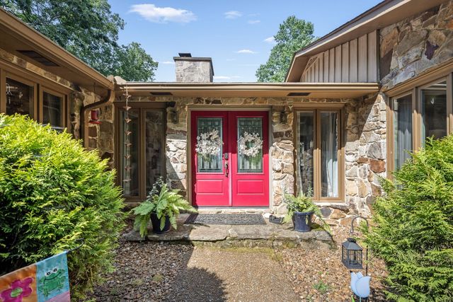 569 Haynes Rd, Sewanee, TN 37375