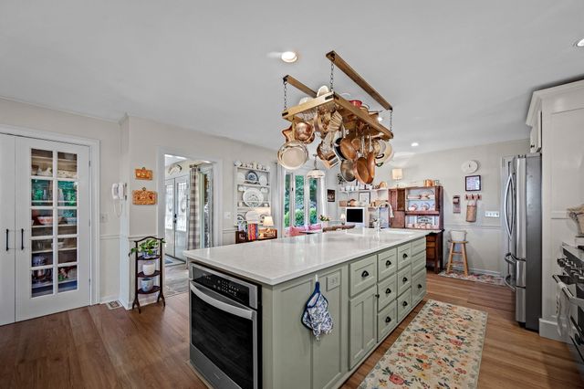 569 Haynes Rd, Sewanee, TN 37375