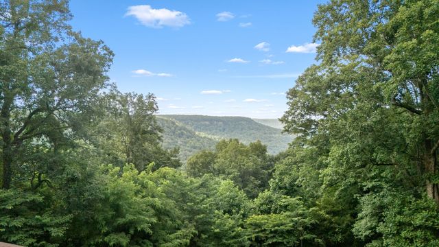 569 Haynes Rd, Sewanee, TN 37375