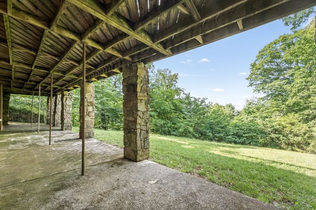 569 Haynes Rd, Sewanee, TN 37375
