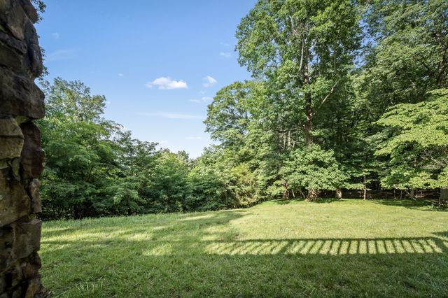 569 Haynes Rd, Sewanee, TN 37375