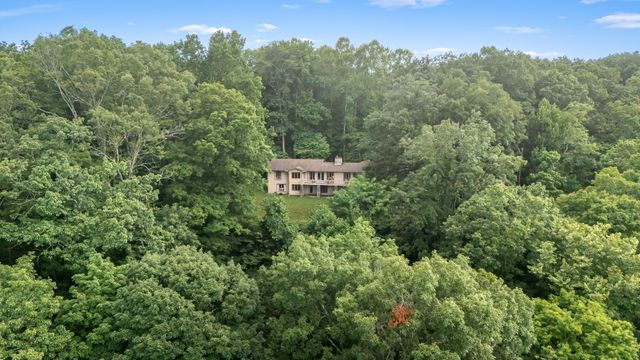 569 Haynes Rd, Sewanee, TN 37375