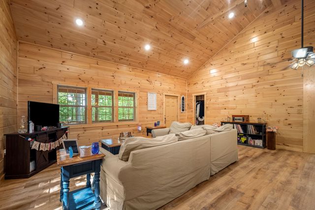 569 Haynes Rd, Sewanee, TN 37375