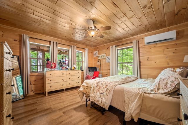569 Haynes Rd, Sewanee, TN 37375