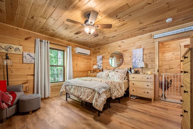 569 Haynes Rd, Sewanee, TN 37375