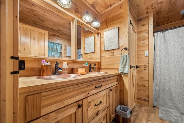 569 Haynes Rd, Sewanee, TN 37375