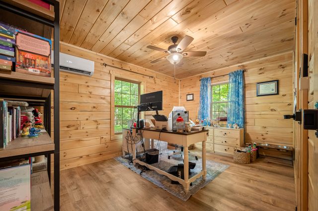 569 Haynes Rd, Sewanee, TN 37375